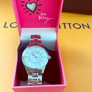 Betsy Johnson wristwatch